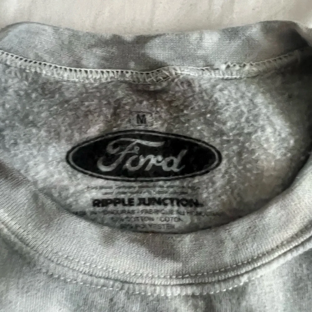 FORD CREWNECK - Picture 2 of 2